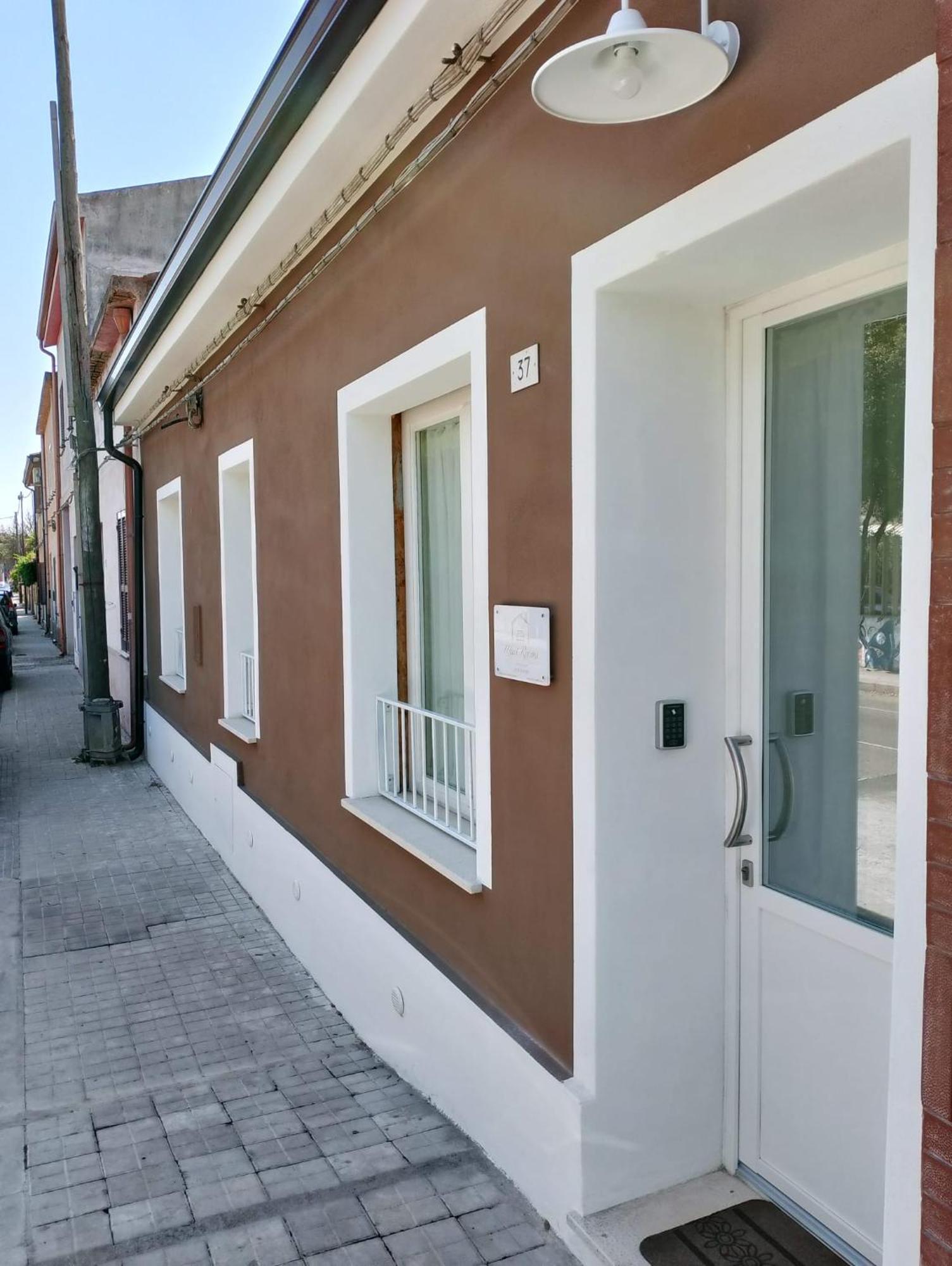 Mavi Rooms San Gavino Monreale Bagian luar foto